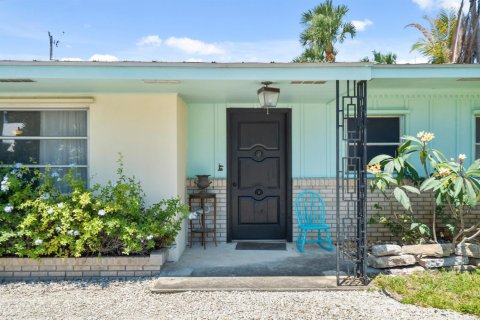 Casa en venta en Jensen Beach, Florida, 3 dormitorios, 131.46 m2 № 2077789 - foto 4