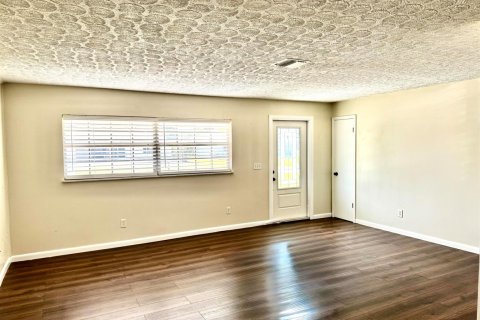 Casa en venta en St. Lucie, Florida, 3 dormitorios, 117.06 m2 № 2180174 - foto 3