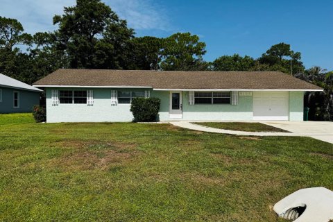 House in St. Lucie, Florida 3 bedrooms, 117.06 sq.m. № 2180174