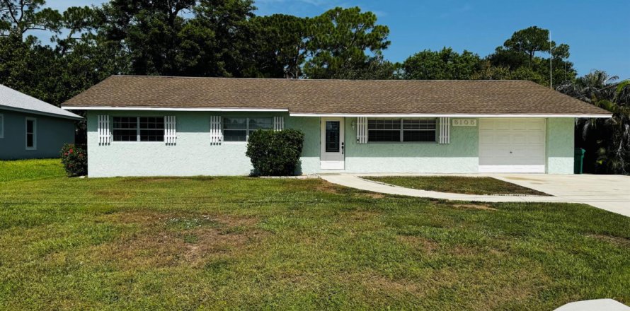 Casa en St. Lucie, Florida 3 dormitorios, 117.06 m2 № 2180174