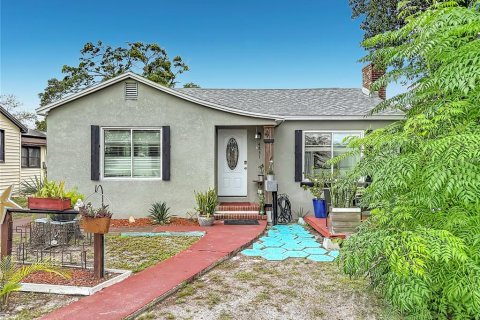House in Saint Petersburg, Florida 2 bedrooms, 89.19 sq.m. № 2267234