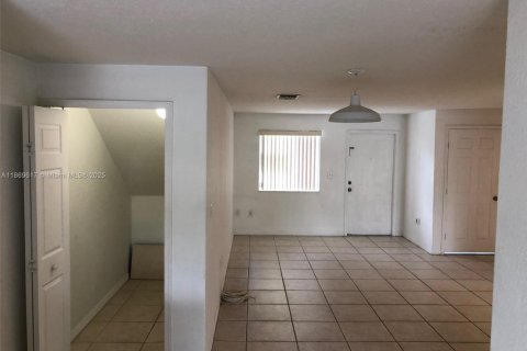 Casa en alquiler en Doral, Florida, 3 dormitorios, 108.7 m2 № 1923350 - foto 10