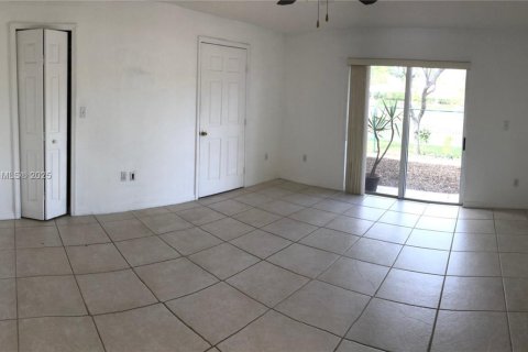 Casa en alquiler en Doral, Florida, 3 dormitorios, 108.7 m2 № 1923350 - foto 6