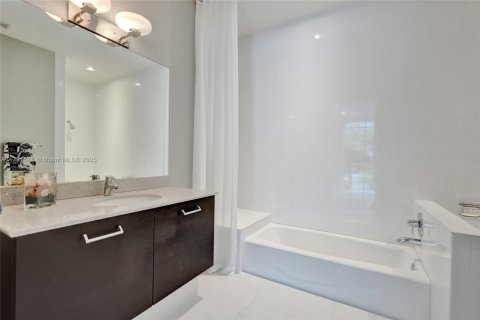 Купить таунхаус в Помпано-Бич, Флорида 3 спальни, 264.49м2, № 1957727 - фото 12