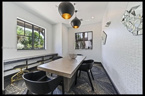 Снять в аренду квартиру в Пемброк-Пайнс, Флорида 1 спальня, 69.77м2, № 2249417 - фото 7