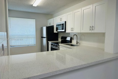 Купить кондоминиум в Мирамар, Флорида 2 спальни, 100.71м2, № 2048333 - фото 5