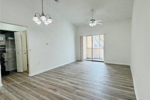 Купить кондоминиум в Мирамар, Флорида 2 спальни, 100.71м2, № 2048333 - фото 2