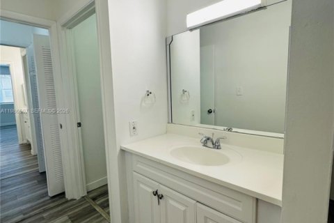 Купить кондоминиум в Мирамар, Флорида 2 спальни, 100.71м2, № 2048333 - фото 10