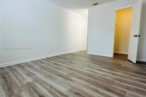 Купить кондоминиум в Мирамар, Флорида 2 спальни, 100.71м2, № 2048333 - фото 14