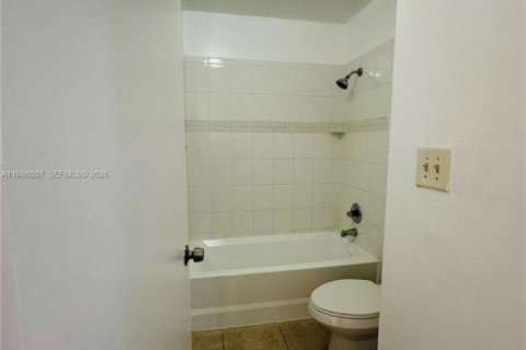 Купить кондоминиум в Мирамар, Флорида 2 спальни, 100.71м2, № 2048333 - фото 17