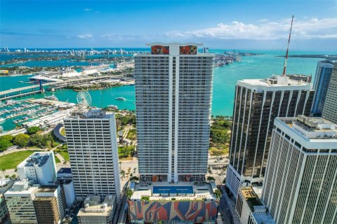 Condominio en Miami, Florida, 3 dormitorios  № 2034740