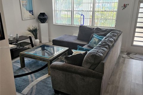 Купить кондоминиум в Дирфилд-Бич, Флорида 1 спальня, 65.03м2, № 2022218 - фото 3