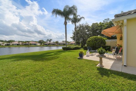 Villa ou maison à louer à Hobe Sound, Floride: 2 chambres, 160.35 m2 № 860411 - photo 1