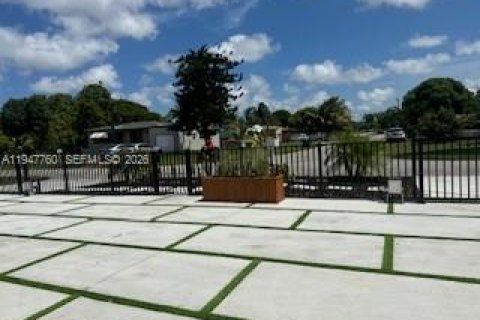 Villa ou maison à vendre à Miami, Floride: 3 chambres, 119.66 m2 № 2008654 - photo 5