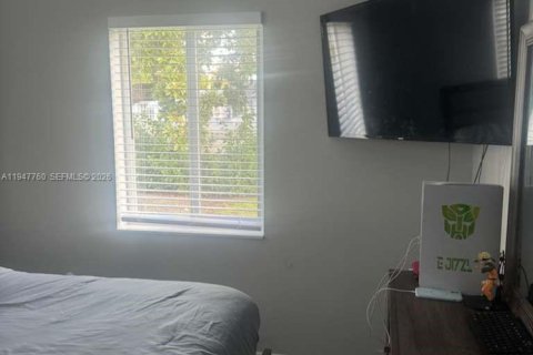 Villa ou maison à vendre à Miami, Floride: 3 chambres, 119.66 m2 № 2008654 - photo 17