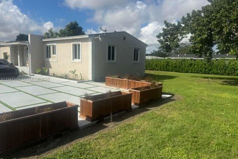 Villa ou maison à vendre à Miami, Floride: 3 chambres, 119.66 m2 № 2008654 - photo 7