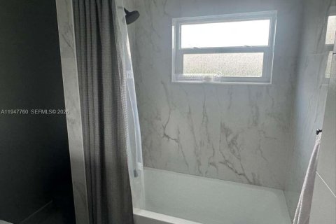 Villa ou maison à vendre à Miami, Floride: 3 chambres, 119.66 m2 № 2008654 - photo 22