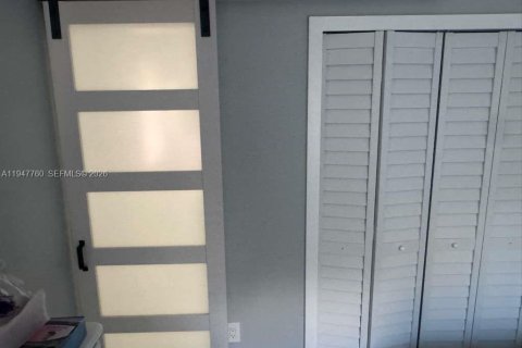 Villa ou maison à vendre à Miami, Floride: 3 chambres, 119.66 m2 № 2008654 - photo 18