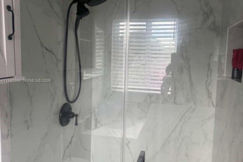 Villa ou maison à vendre à Miami, Floride: 3 chambres, 119.66 m2 № 2008654 - photo 20