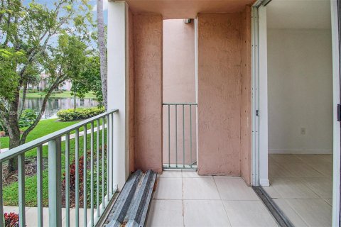 Copropriété à vendre à Miramar, Floride: 1 chambre, 55.74 m2 № 2010919 - photo 4