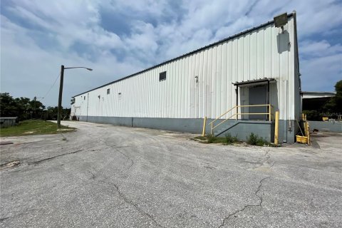 Immobilier commercial à louer à Mount Dora, Floride: 5408.96 m2 № 1782591 - photo 13