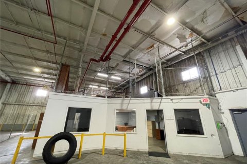Immobilier commercial à louer à Mount Dora, Floride: 5408.96 m2 № 1782591 - photo 5