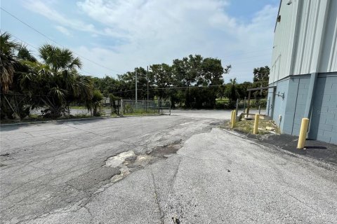 Immobilier commercial à louer à Mount Dora, Floride: 5408.96 m2 № 1782591 - photo 10