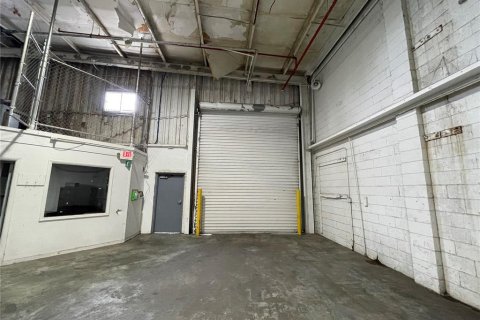 Immobilier commercial à louer à Mount Dora, Floride: 5408.96 m2 № 1782591 - photo 6