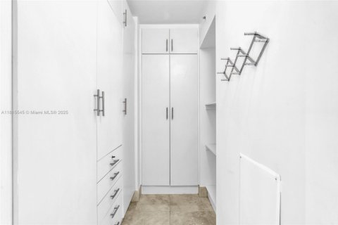Condominio en venta en Miami, Florida, 2 dormitorios, 142.05 m2 № 1768766 - foto 20