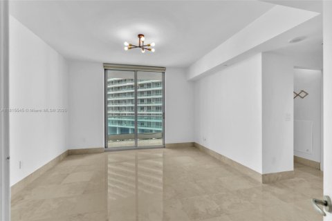 Condominio en venta en Miami, Florida, 2 dormitorios, 142.05 m2 № 1768766 - foto 7