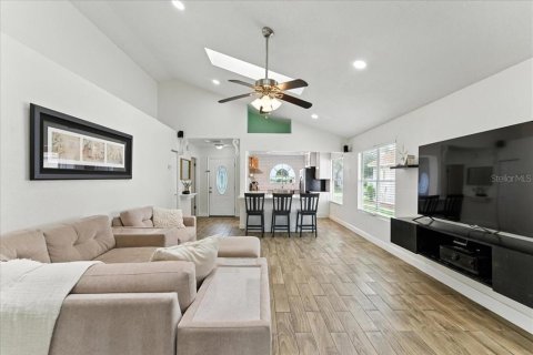 House in Sanford, Florida 3 bedrooms, 119.75 sq.m. № 1823001 - photo 11