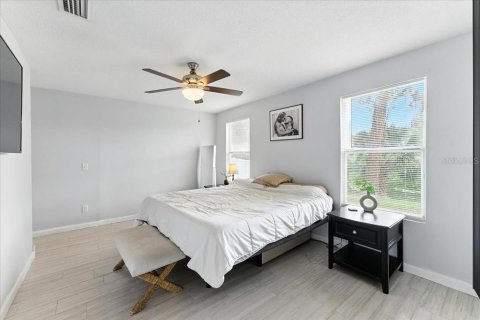 House in Sanford, Florida 3 bedrooms, 119.75 sq.m. № 1823001 - photo 15
