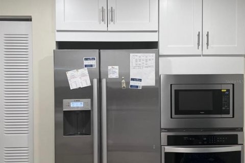 Condo in Miami, Florida, 3 bedrooms  № 1824327 - photo 9