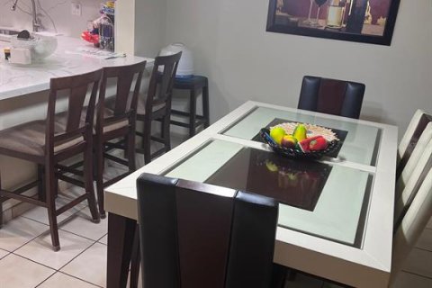 Condo in Miami, Florida, 3 bedrooms  № 1824327 - photo 12