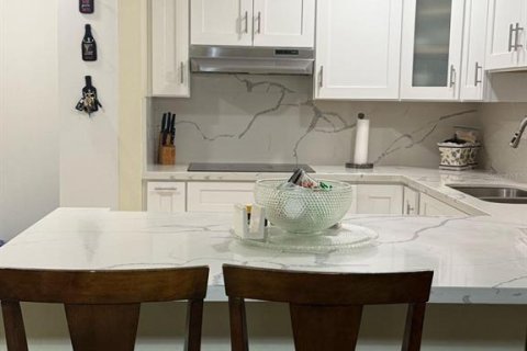 Condo in Miami, Florida, 3 bedrooms  № 1824327 - photo 8