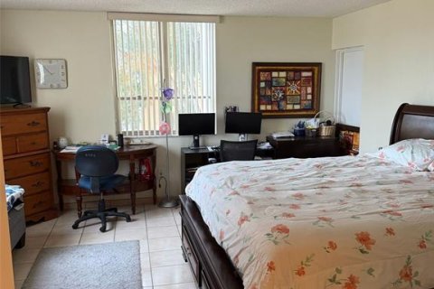 Condo in Miami, Florida, 3 bedrooms  № 1824327 - photo 14