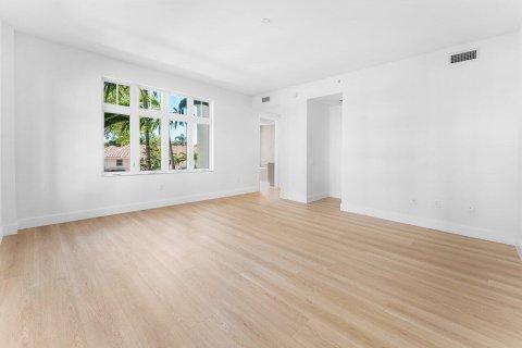 Condo in Riviera Beach, Florida, 2 bedrooms № 2190047 - photo 21