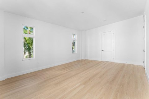 Condo in Riviera Beach, Florida, 2 bedrooms № 2190047 - photo 18