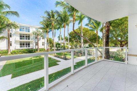 Condo in Riviera Beach, Florida, 2 bedrooms № 2190047 - photo 28