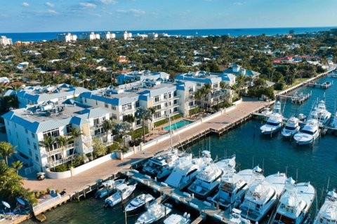 Condo in Riviera Beach, Florida, 2 bedrooms № 2190047 - photo 8