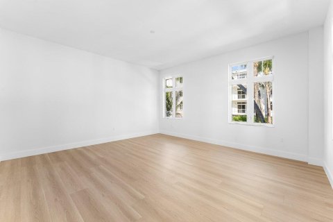 Condo in Riviera Beach, Florida, 2 bedrooms № 2190047 - photo 20