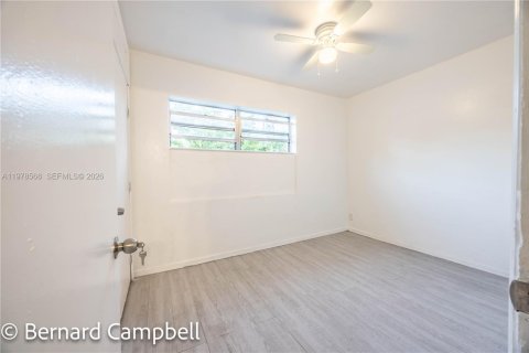 Снять в аренду виллу или дом в Форт-Лодердейл, Флорида 3 спальни, 167.41м2, № 2043988 - фото 6