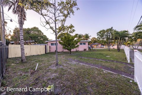 Снять в аренду виллу или дом в Форт-Лодердейл, Флорида 3 спальни, 167.41м2, № 2043988 - фото 21