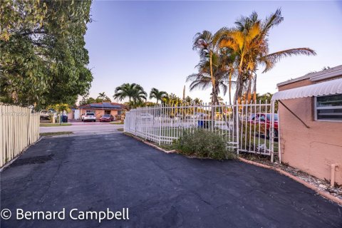 Снять в аренду виллу или дом в Форт-Лодердейл, Флорида 3 спальни, 167.41м2, № 2043988 - фото 22