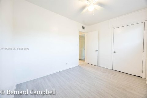 Снять в аренду виллу или дом в Форт-Лодердейл, Флорида 3 спальни, 167.41м2, № 2043988 - фото 7