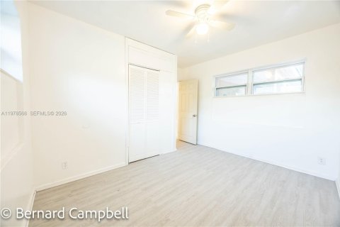 Снять в аренду виллу или дом в Форт-Лодердейл, Флорида 3 спальни, 167.41м2, № 2043988 - фото 5