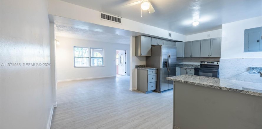 Дом в Форт-Лодердейл, Флорида 3 спальни, 167.41м2 № 2043988