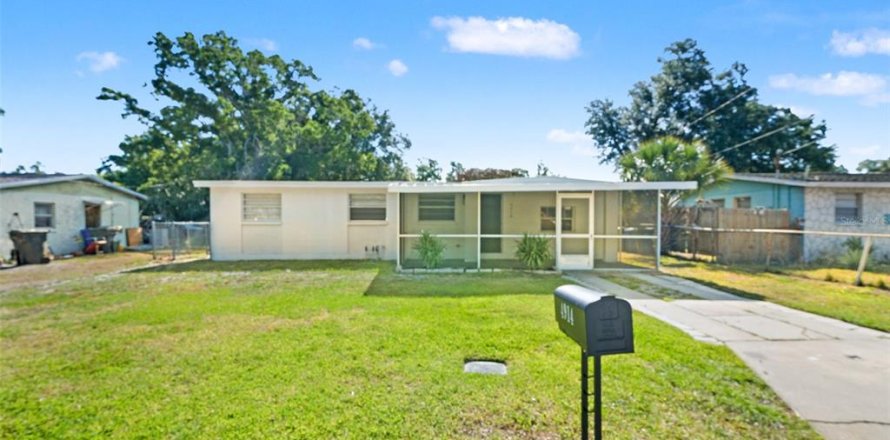 Villa ou maison à Tampa, Floride 4 chambres, 138.33 m2 № 2138100