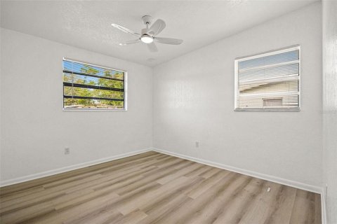 Villa ou maison à vendre à Tampa, Floride: 4 chambres, 138.33 m2 № 2138100 - photo 25