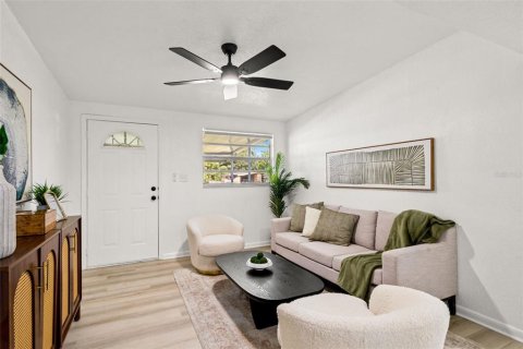 Villa ou maison à vendre à Tampa, Floride: 4 chambres, 138.33 m2 № 2138100 - photo 5